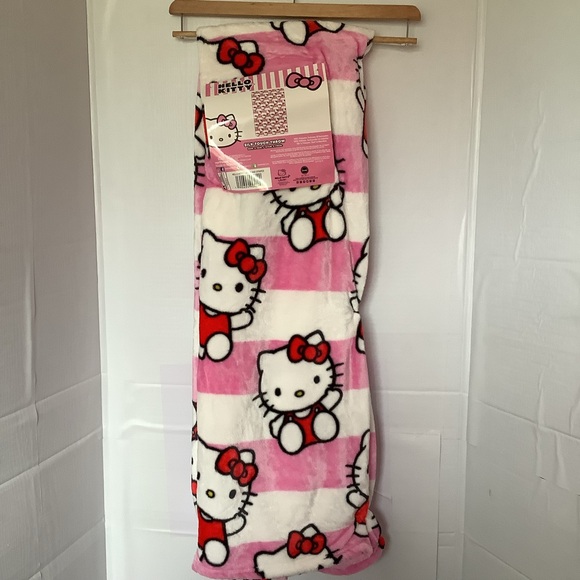 Sanrio Hello Kitty Silk Touch Throw Striped Bows And Stripes Pink 50"x70" NEW - Picture 1 of 6